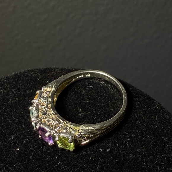 Elegant Multi-Stone Silver Ring Size 7 - Picture 4 of 7